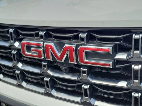 Used 2026 GMC Canyon AT4 w/ Technology Plus Package AWD/4WD image 32
