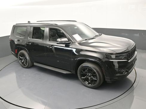 Used 2023 Jeep Wagoneer Series II image 56