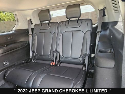Used 2022 Jeep Grand Cherokee L Limited RWD image 18