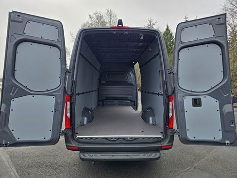New 2025 Mercedes-Benz Sprinter 2500 image 15