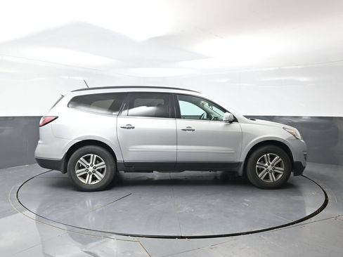 Used 2015 Chevrolet Traverse LT FWD image 3