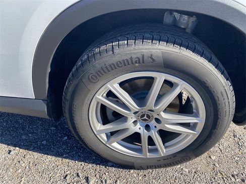 Used 2025 Mercedes-Benz GLC 300 image 11