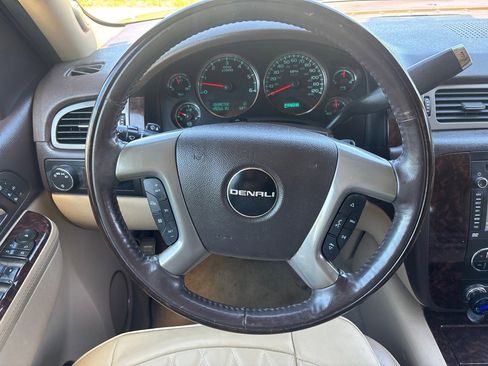 Used 2012 GMC Yukon Denali AWD/4WD image 15