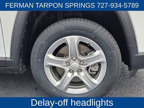 Used 2024 Jeep Compass Latitude AWD/4WD image 14