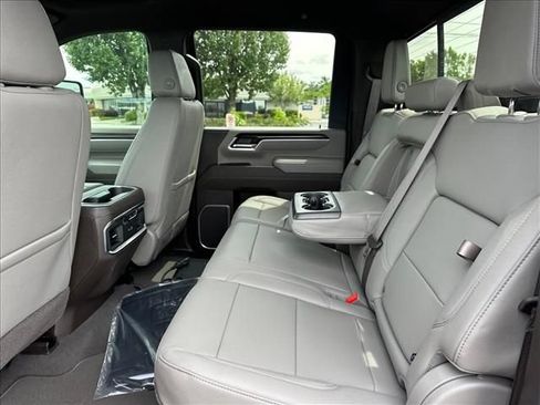 New 2026 GMC Sierra 2500 SLT w/ SLT Premium Package AWD/4WD image 23