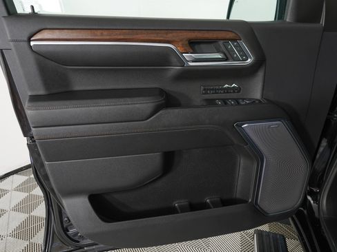 Used 2024 Chevrolet Silverado 1500 High Country w/ High Country Premium Package AWD/4WD image 15