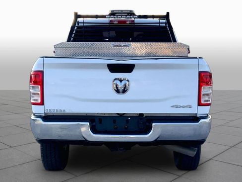 Used 2022 RAM 2500 Tradesman w/ Chrome Appearance Group AWD/4WD image 5