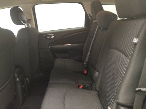 Used 2018 Dodge Journey SE image 18