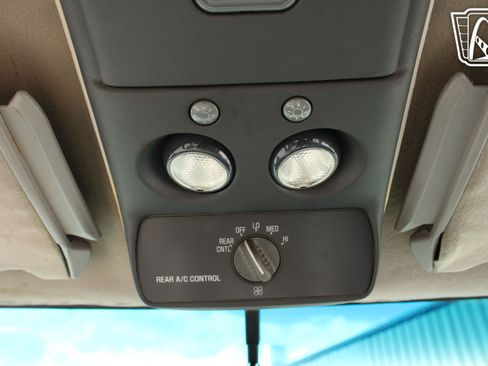 Used 1999 Chevrolet Tahoe Z71 w/ Preferred Equipment Group image 37