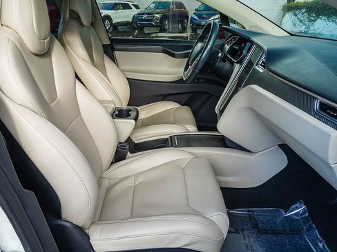 Used 2017 Tesla Model X 75D image 19