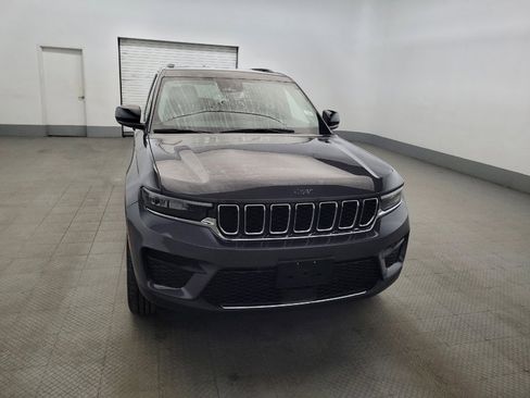 Used 2023 Jeep Grand Cherokee Laredo w/ Luxury Tech Group I AWD/4WD image 14