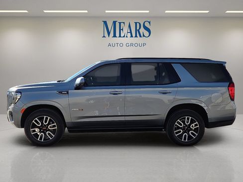 Used 2023 GMC Yukon AT4 w/ AT4 Premium Package AWD/4WD image 2