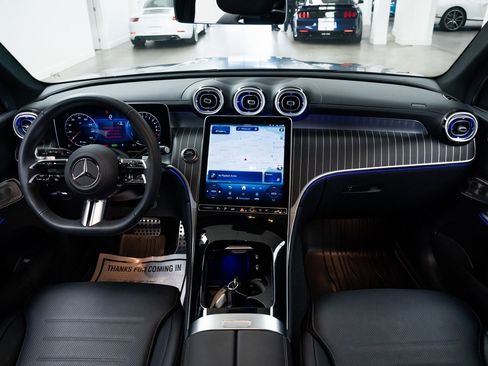 Used 2025 Mercedes-Benz GLC 350e 4MATIC image 9