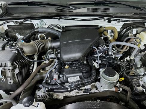 Used 2023 Toyota Tacoma SR5 RWD image 9