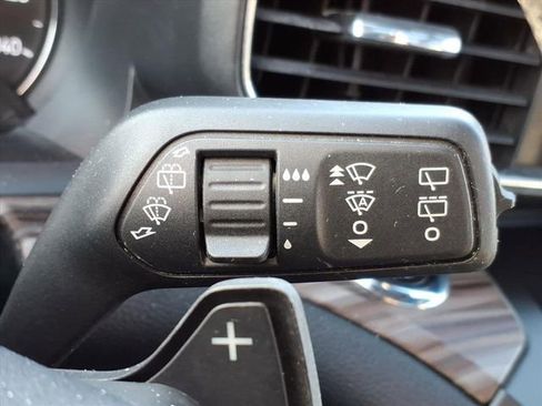 Used 2020 Ford Explorer Limited image 27