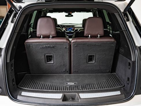 Used 2022 Cadillac XT6 Premium Luxury w/ LPO, Floor Liner Package AWD/4WD image 20