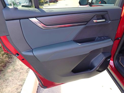 New 2025 GMC Acadia AT4 w/ Luxury Package image 28