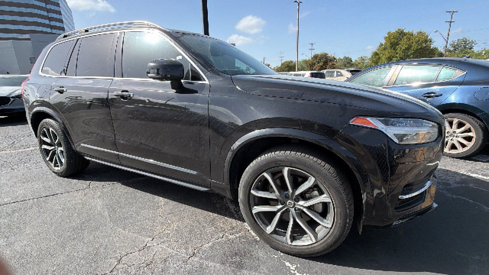Used 2016 Volvo XC90 T6 Momentum w/ Momentum Plus Package AWD/4WD image 22