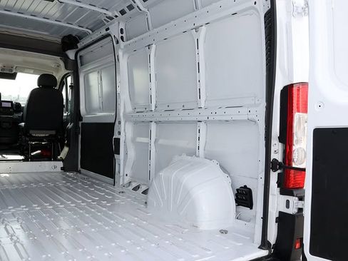 Used 2026 RAM ProMaster 2500 w/ Convenience Group FWD image 21