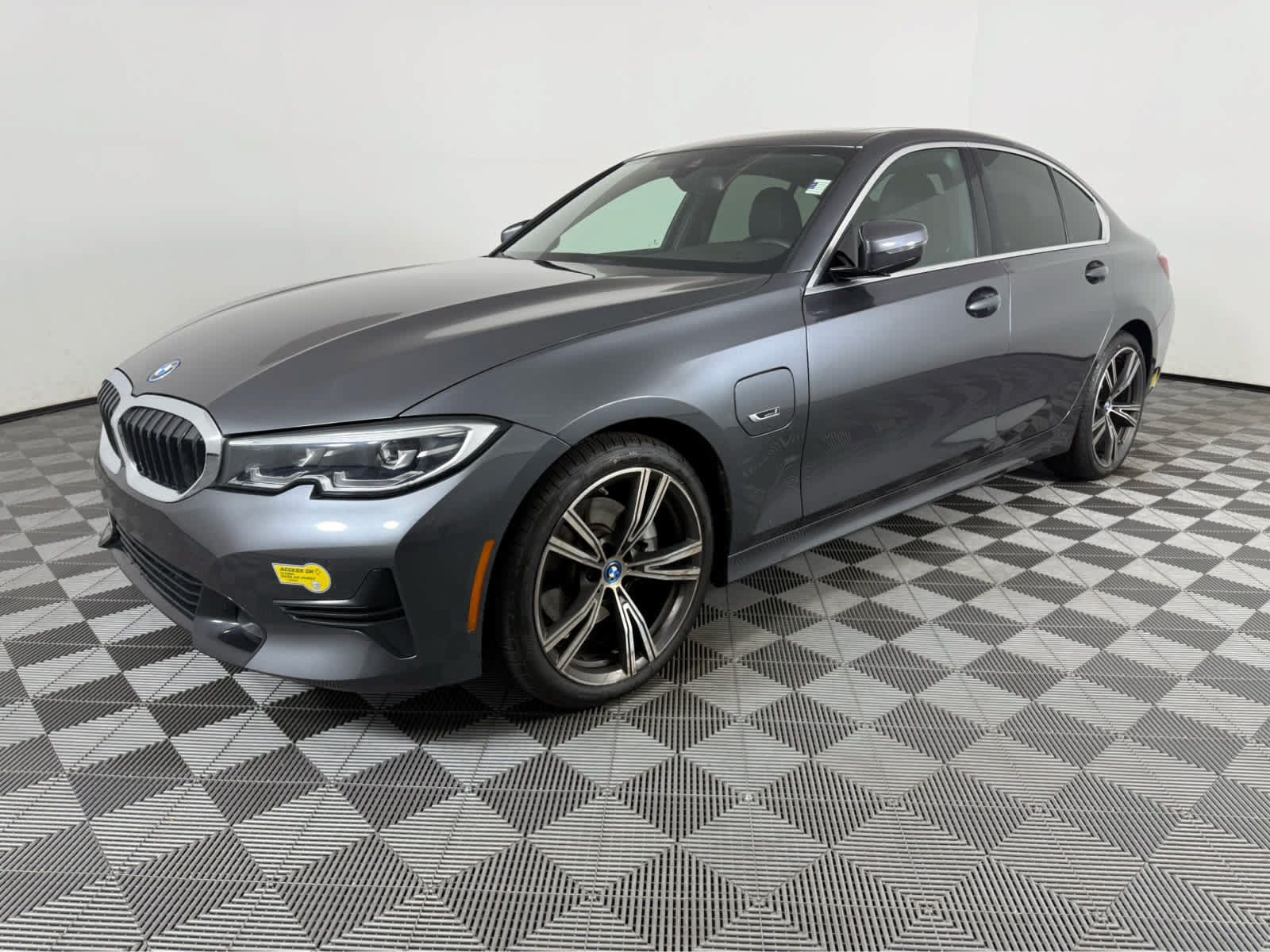 Used 2022 BMW 330e w/ Driving Assistance Package RWD image 8