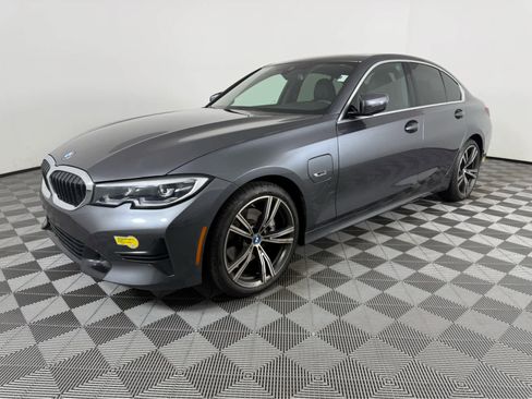 Used 2022 BMW 330e w/ Driving Assistance Package RWD image 8
