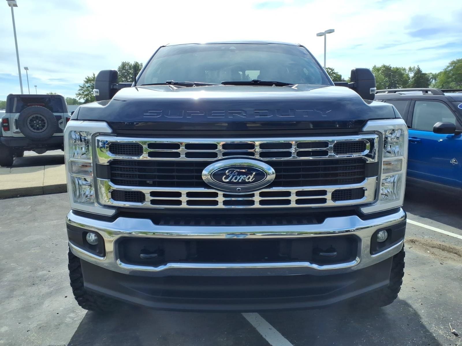 Used 2025 Ford F350 XLT w/ 360-Degree Camera Package AWD/4WD image 2