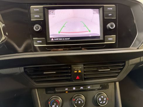 Used 2021 Volkswagen Jetta S image 18