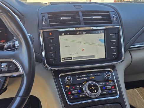 Used 2019 Lincoln Continental Reserve image 9