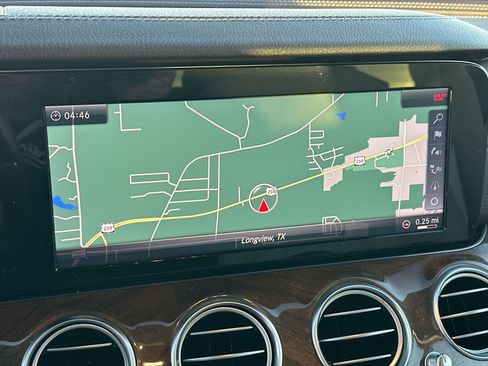 Used 2018 Mercedes-Benz E 300 4MATIC image 18