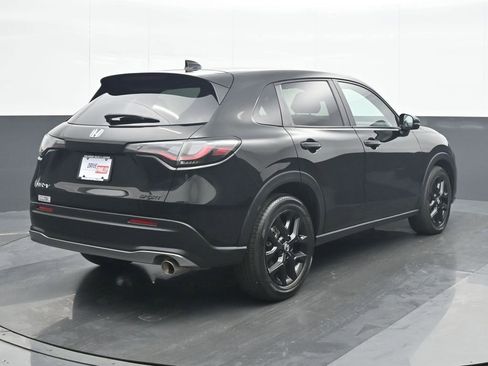 Used 2023 Honda HR-V Sport image 6