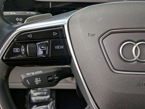 Used 2024 Audi Q8 e-tron Premium image 10