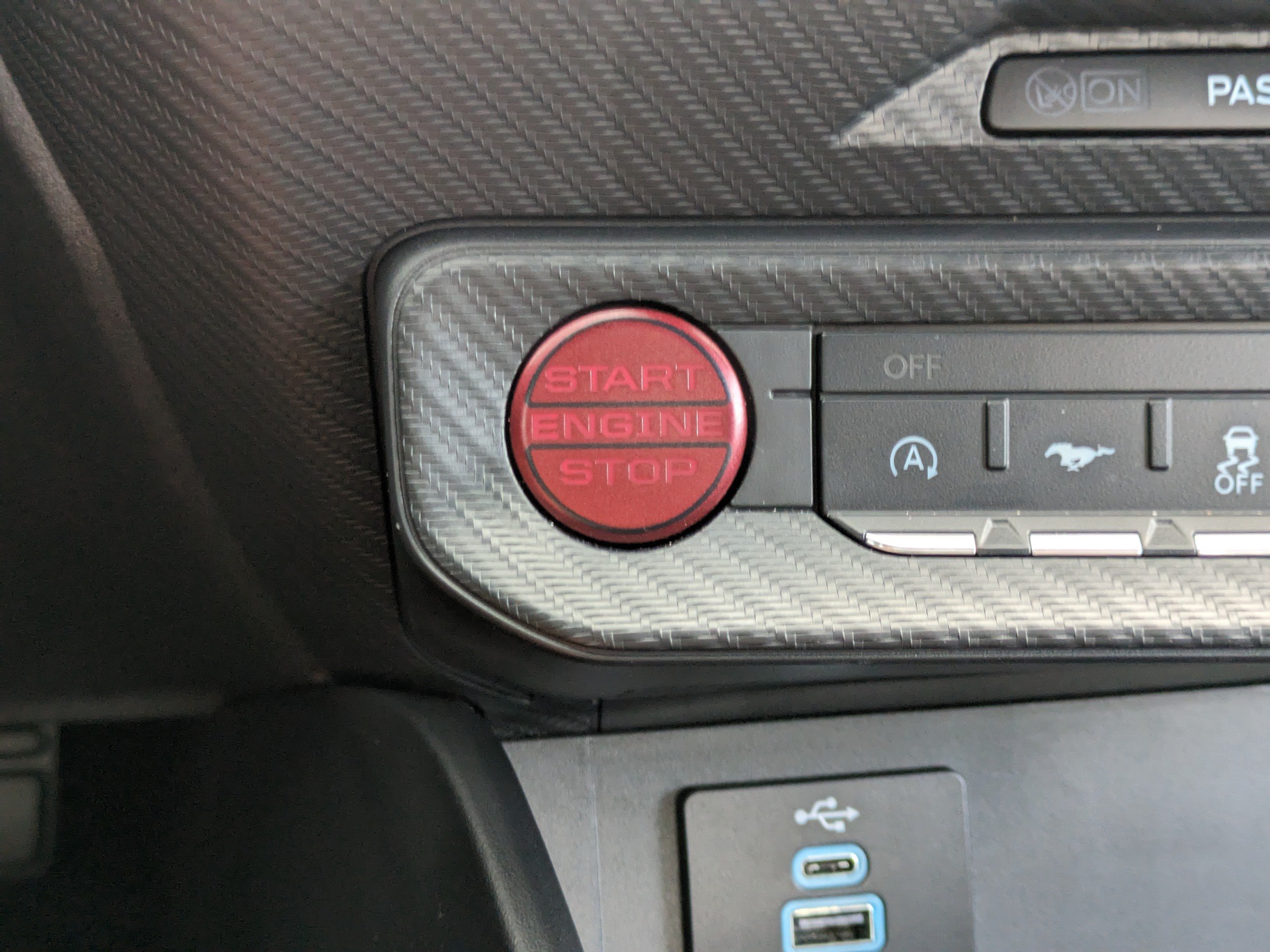 Used 2025 Ford Mustang Coupe RWD image 26