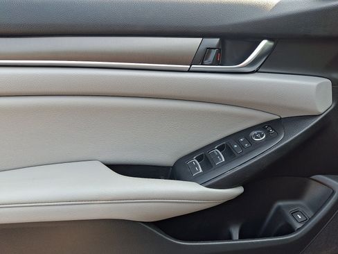 Used 2020 Honda Accord LX image 12
