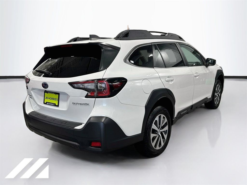 Used 2025 Subaru Outback Premium AWD/4WD image 5