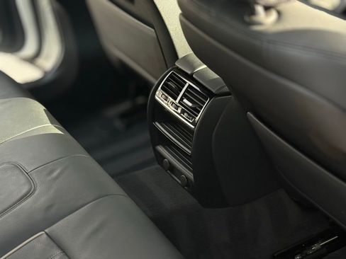 Used 2019 BMW 530e image 19