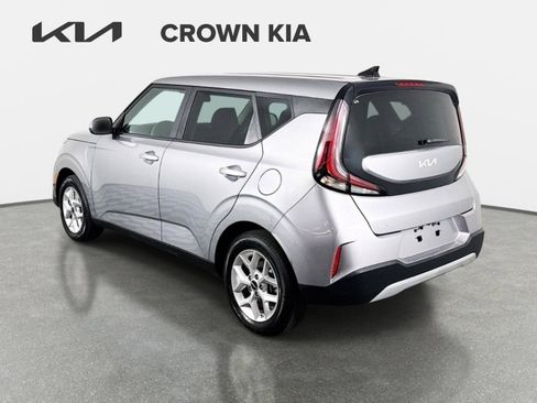 Certified 2025 Kia Soul LX w/ LX Technology Package FWD image 7