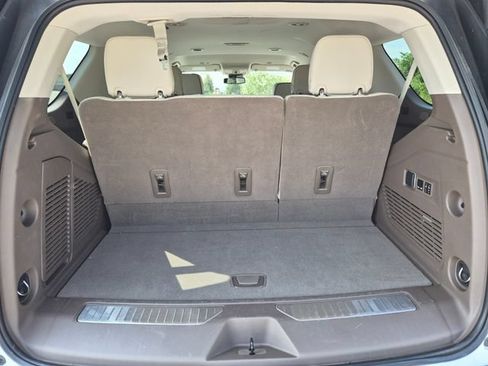 Used 2023 GMC Yukon Denali AWD/4WD image 12