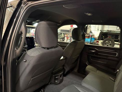 Certified 2025 RAM 2500 Big Horn AWD/4WD image 36