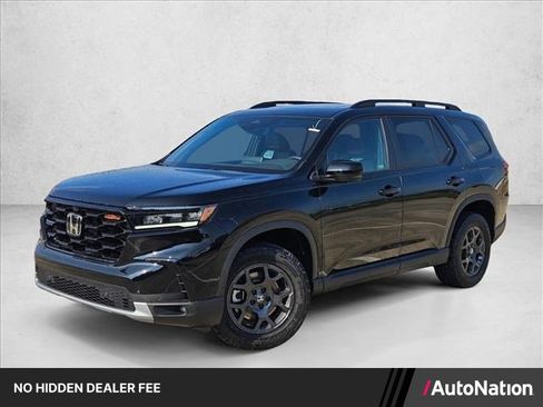 Used 2025 Honda Pilot TrailSport image 1
