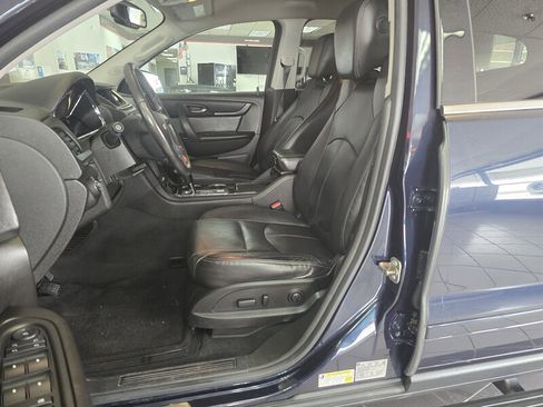 Used 2016 Chevrolet Traverse LT image 9