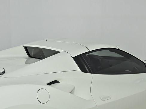 Used 2018 Ferrari 488 Spider image 20