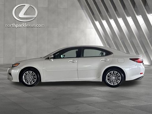 Used 2017 Lexus ES 350 w/ Luxury Package FWD image 1