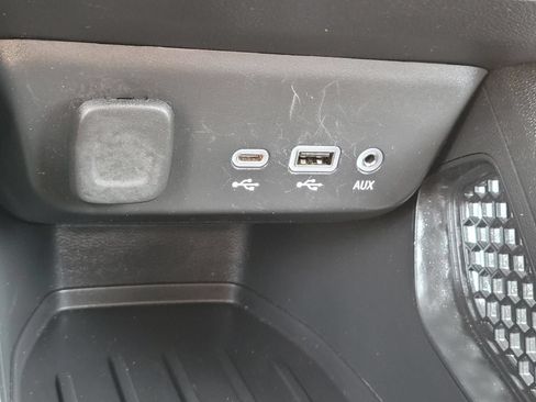 Used 2023 Chevrolet TrailBlazer LT FWD image 25