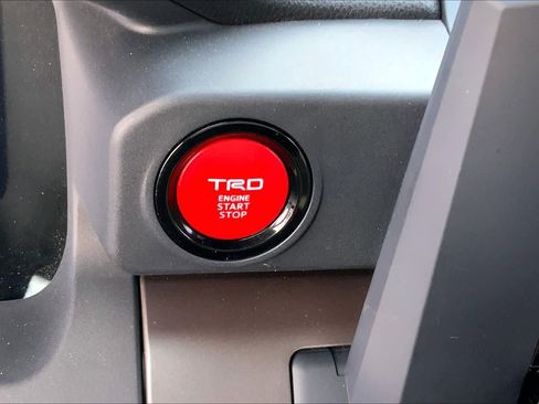 Used 2024 Toyota Tacoma TRD Off-Road image 33