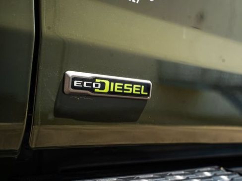 Used 2023 Jeep Gladiator Rubicon w/ LED Lighting Group AWD/4WD image 12