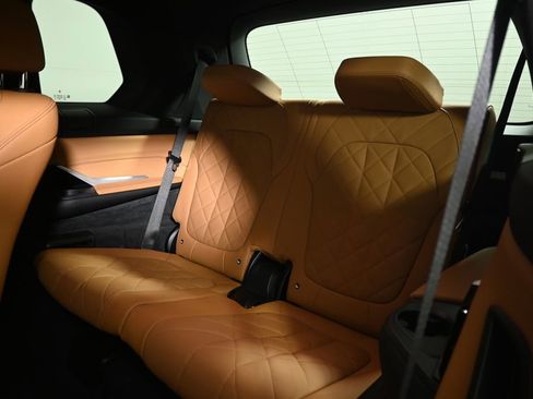 Certified 2023 BMW X7 xDrive40i w/ Executive Package image 35