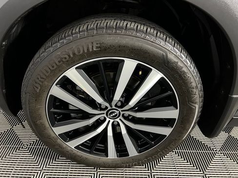 Used 2024 Nissan Pathfinder Platinum w/ Cargo Package image 12