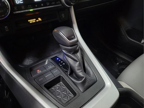 Certified 2020 Toyota RAV4 XLE Premium image 20