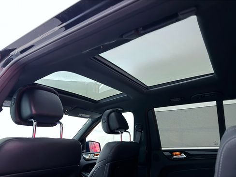 Used 2017 Mercedes-Benz GLS 550 4MATIC w/ Driver Assistance Package image 23