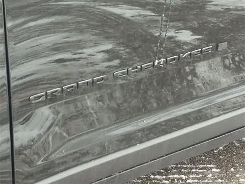 New 2025 Jeep Grand Cherokee Laredo image 13